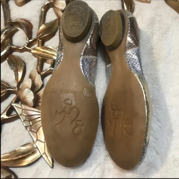 BCBG Paris Metallic Round Toe Flats Size 6.5 - Picture 6 of 8